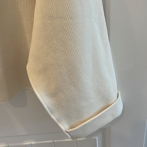 Urban Outfitters Cream V-Neck Sweater - Picture 4 of 4